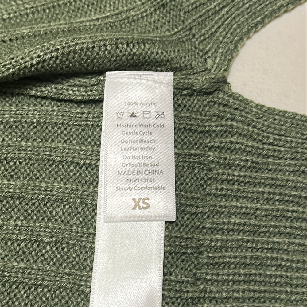 LuLaRoe Olive V-Neck Sweater - Torrie Sweater - Picture 6 of 7